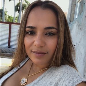 Meet your Posher, Raysa